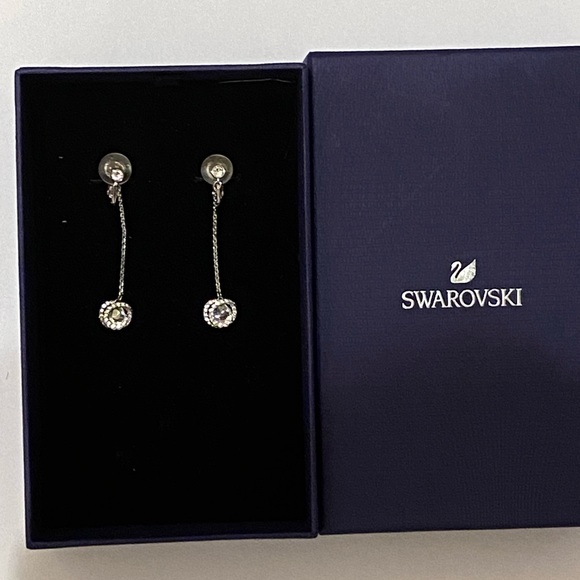 Swarovski Generation Clip Earrings White Rhodium Plated - Picture 3 of 7